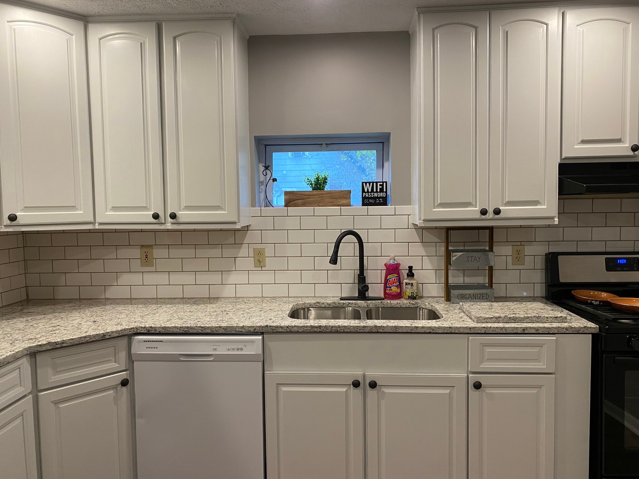 kitchen - 3712 Hyde Ave