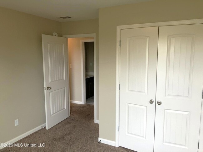 Building Photo - 1126 River Wood Creek W