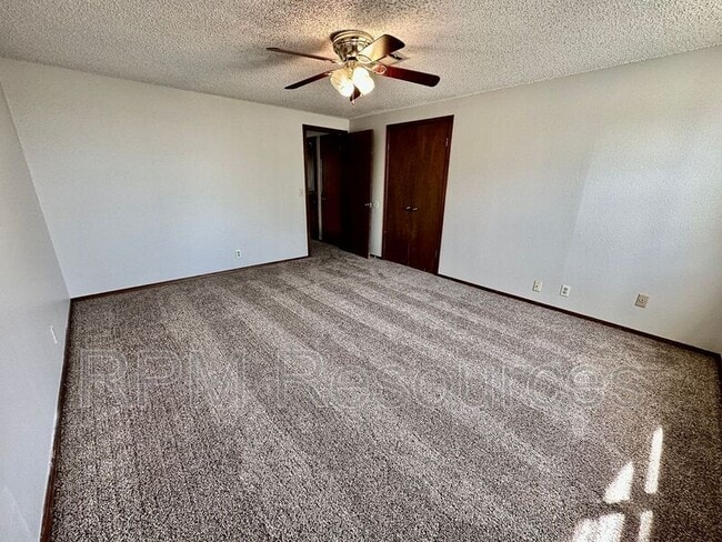 Building Photo - 1000 Juno Cir