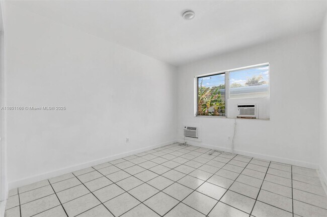 Building Photo - 770 83rd St