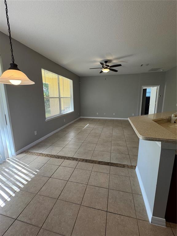 Building Photo - 559 Hiawatha Palm Pl