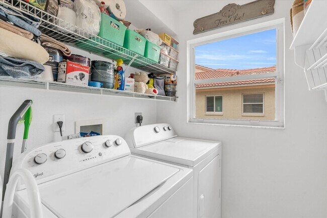 Building Photo - ***ANNUAL UNFURNISHED***NOW AVAILABLE***NO...