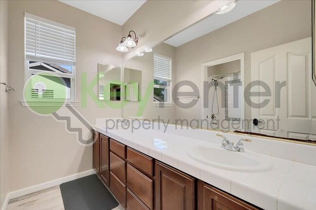 Building Photo - 6820 Cherry Ridge Cir
