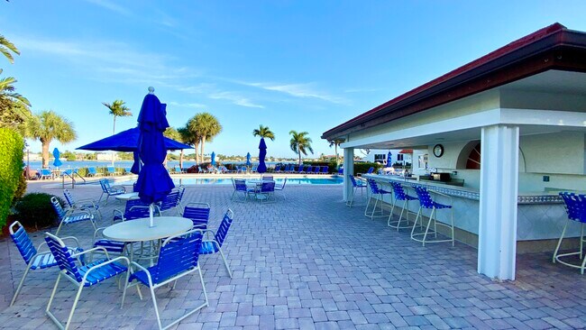 Building Photo - 107 Half Moon Cir