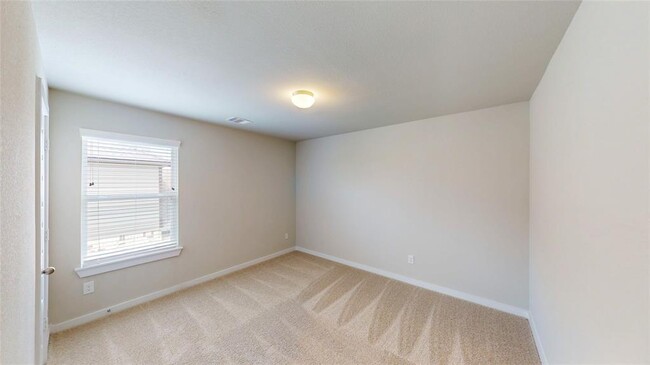 Building Photo - 333 Spruce Oak Ln
