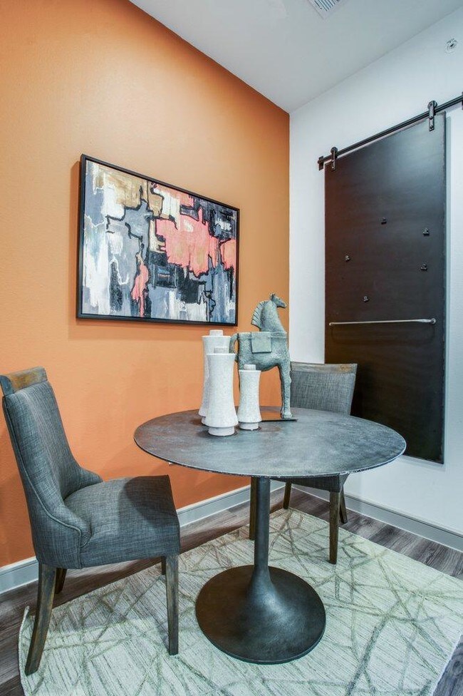 Building Photo - 2 bedroom in Dallas TX 75235