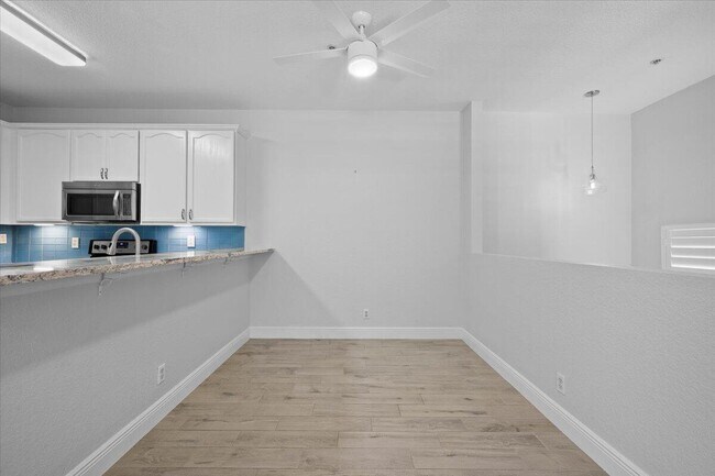 Building Photo - 152 Village Blvd