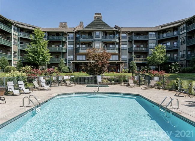 Building Photo - Beautiful Asheville Condo-Located in The Beaucatcher House!