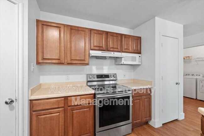 Building Photo - 1015 Glen Meadow Cove