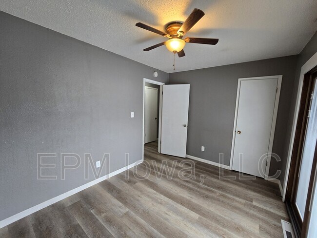 Building Photo - 1242 Edgewood Dr