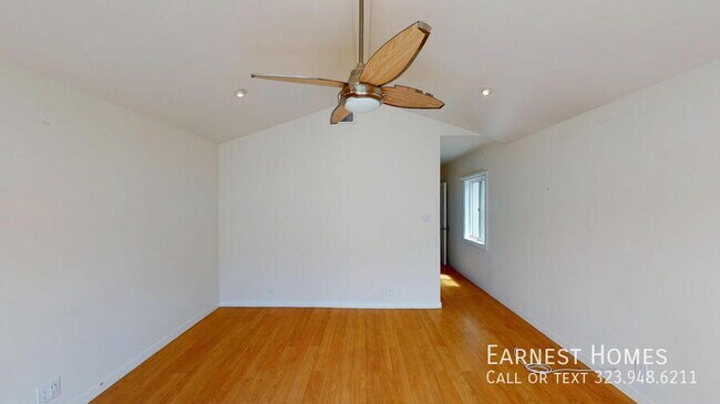 Building Photo - 2577 S Bundy Dr