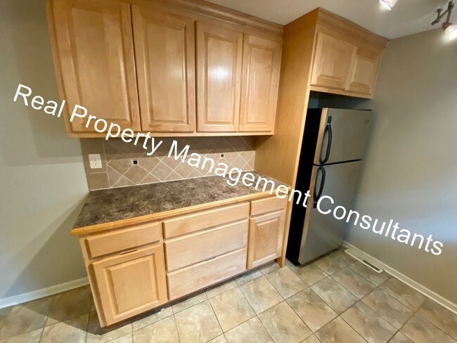 Building Photo - Westport Sept Move In Special!