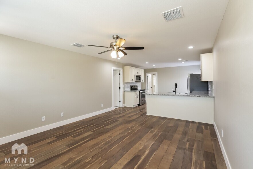 Building Photo - 5108 S 23rd Ave