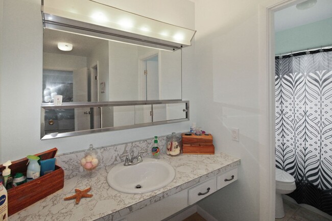 Building Photo - Puritan Arms Annual Condo for Rent