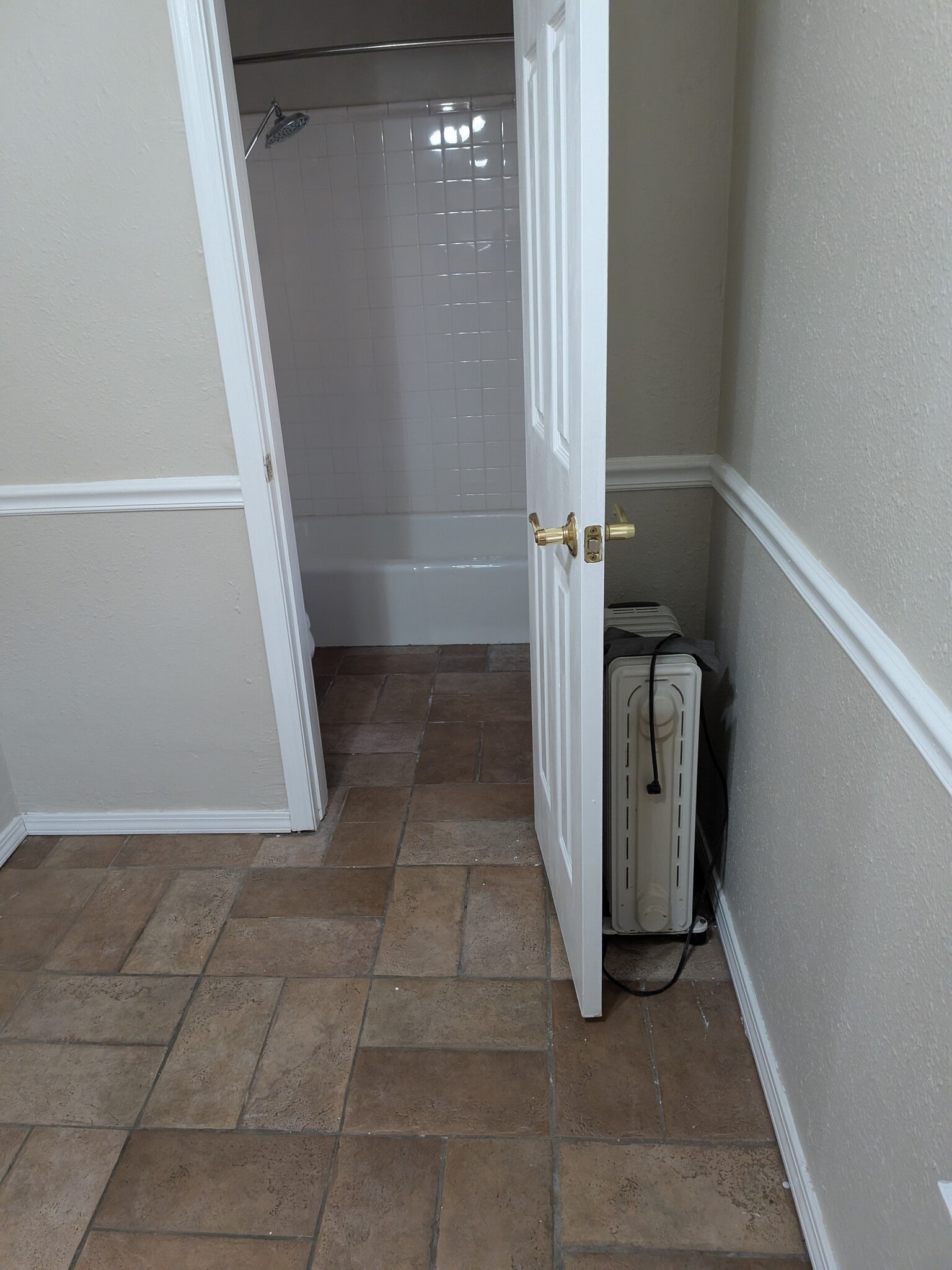 Building Photo - 117 N University Dr