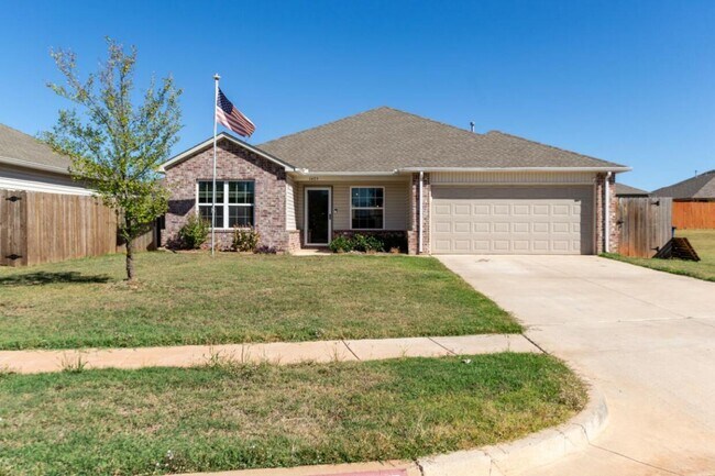 Building Photo - Beautiful 4 Bed 2 Bath in the Heart of Noble!