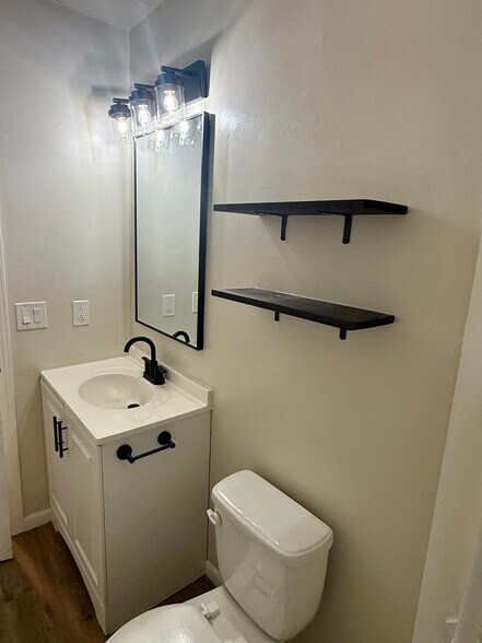 Building Photo - 4681 Grandover Dr