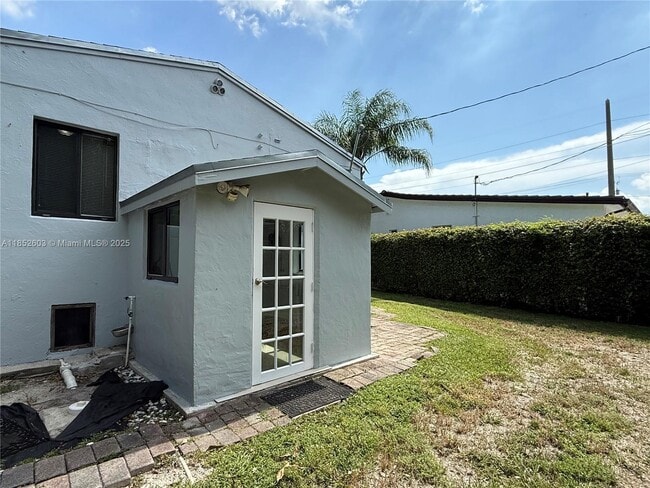 Building Photo - 6111 Coral Wy