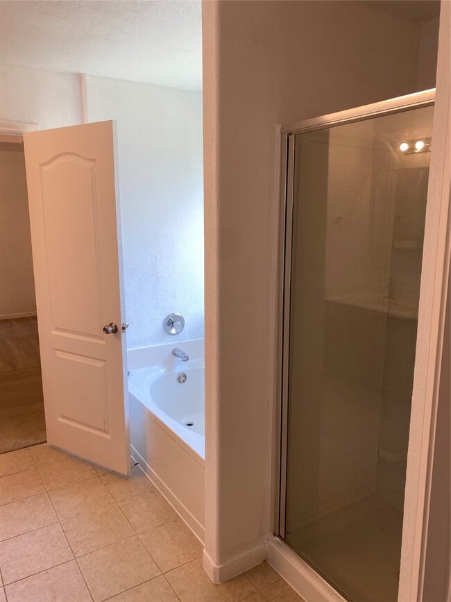 Building Photo - 4614 Pin Oak Creek Ln