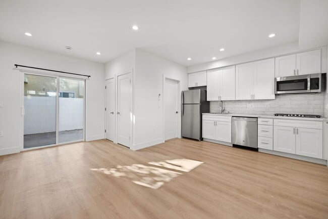 Building Photo - Charming Brand-New Detached ADU with Private Entrance & Yard!
