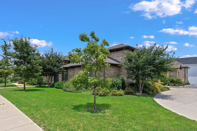 Building Photo - 2840 Forest Park Blvd