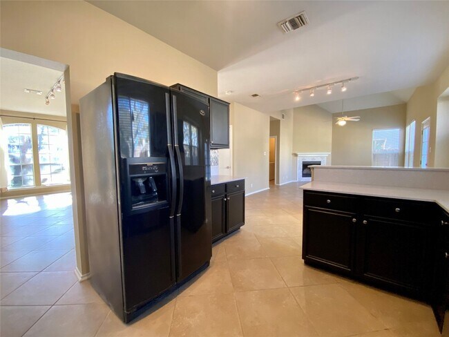 Building Photo - 4402 Everest Ln
