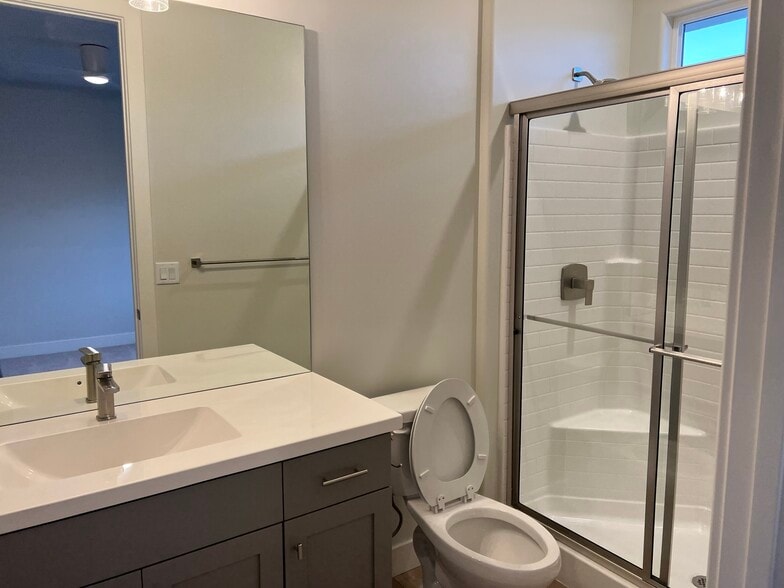 Building Photo - 2744 W Columbo Ln