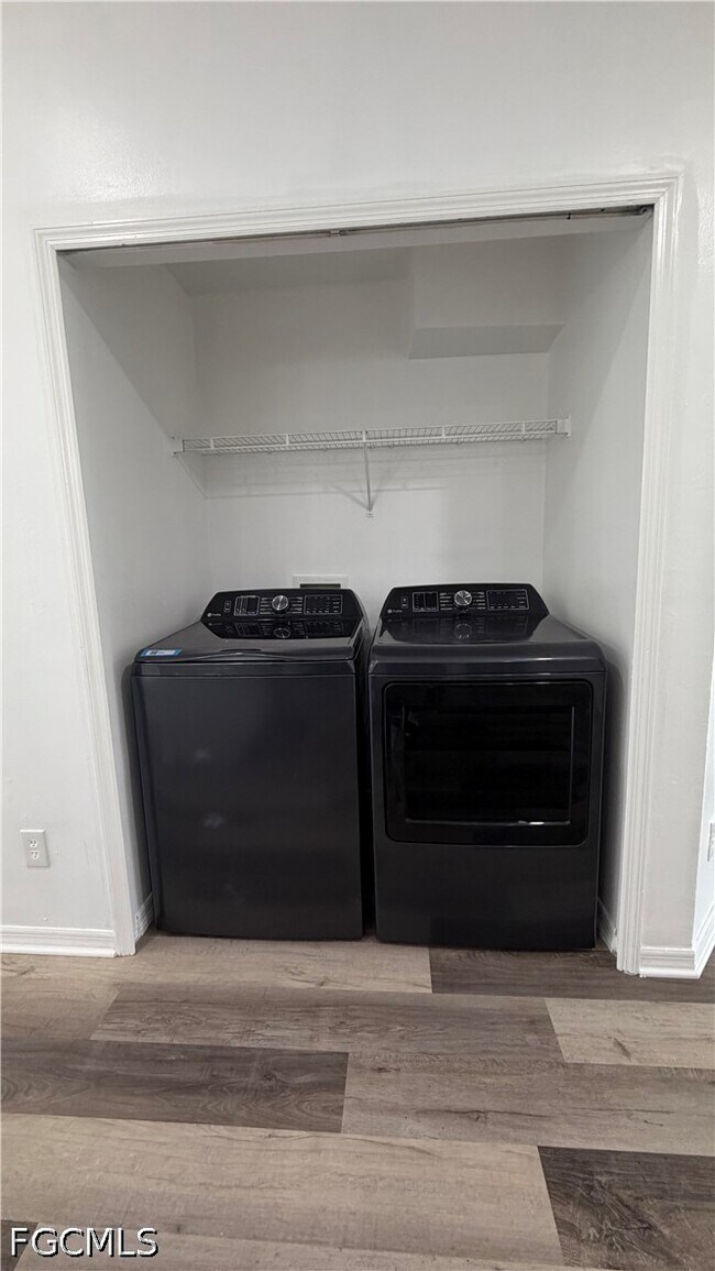 Building Photo - 5046 Locke Ln