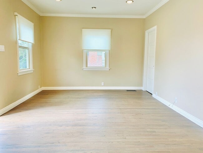 Building Photo - Gorgeous 3BD/2BA House in Hillcrest - Available NOW!