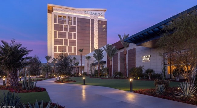 Casino close by - 7189 S Durango Dr