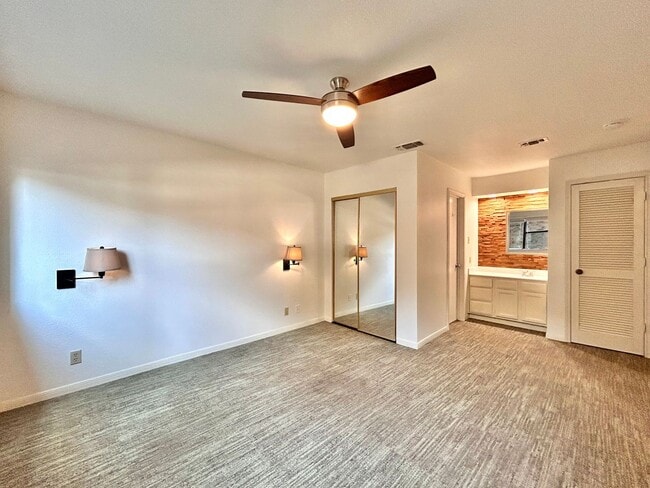 Building Photo - Welcoming 2-Bedroom, 2-Bath Home with Natu...