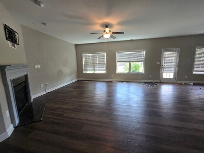 Building Photo - 2111 Yates Ranch Rd