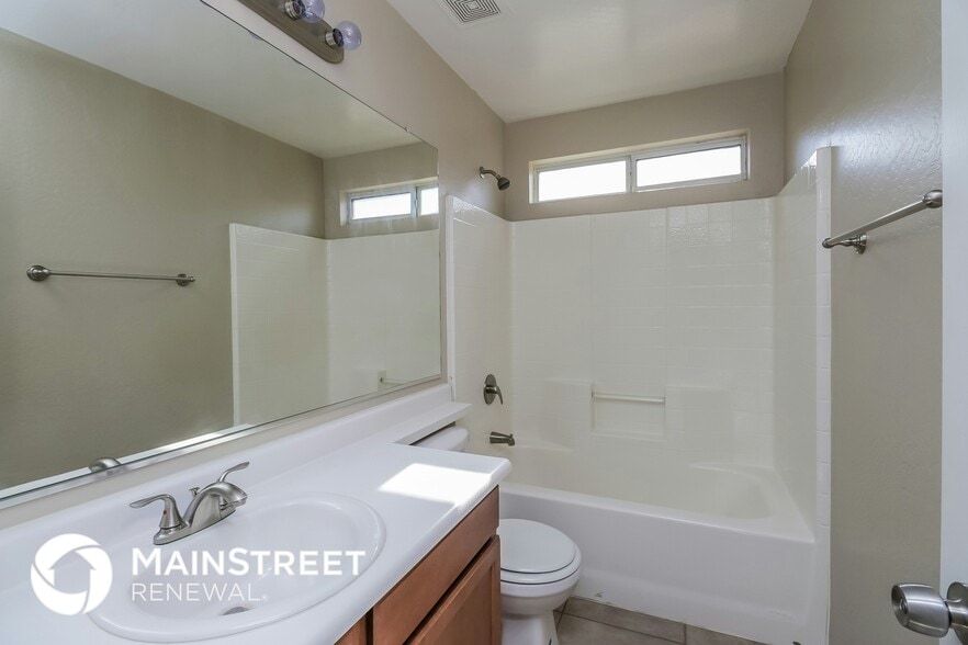 Building Photo - 5317 W Raymond St