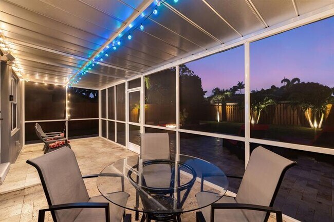 Building Photo - 2407 NE 17th Terrace