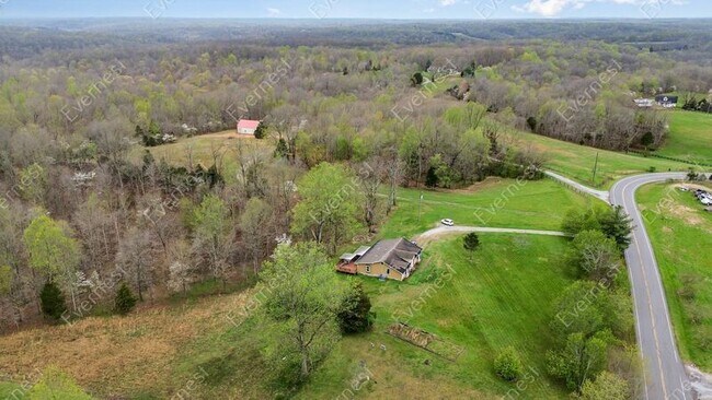 Building Photo - 7929 Daugherty-Capley Rd