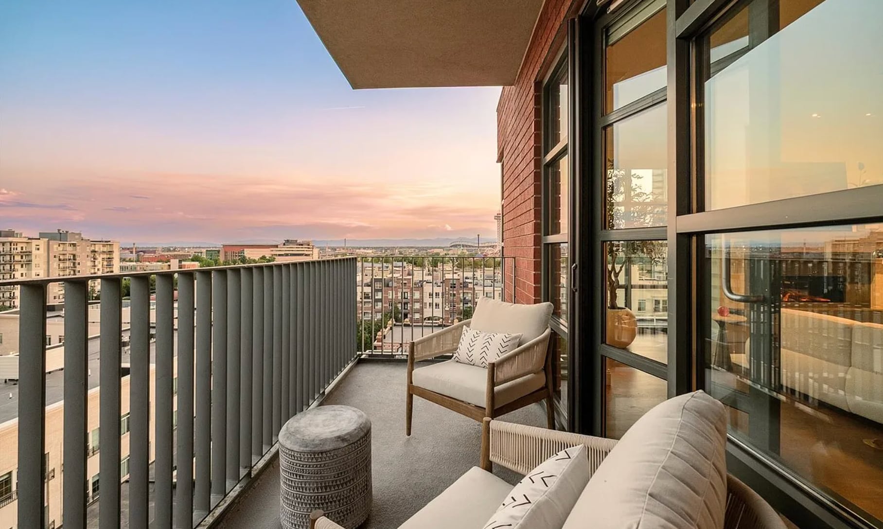 Building Photo - 1590 Little Raven St