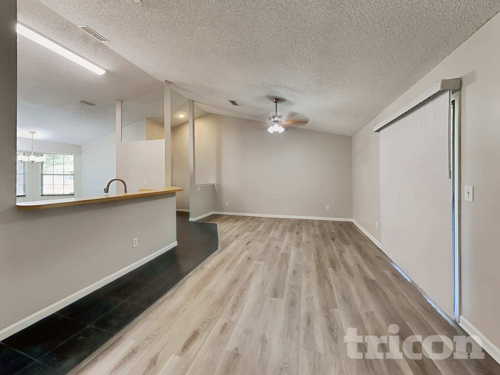 Building Photo - 1689 Ashwood Cir