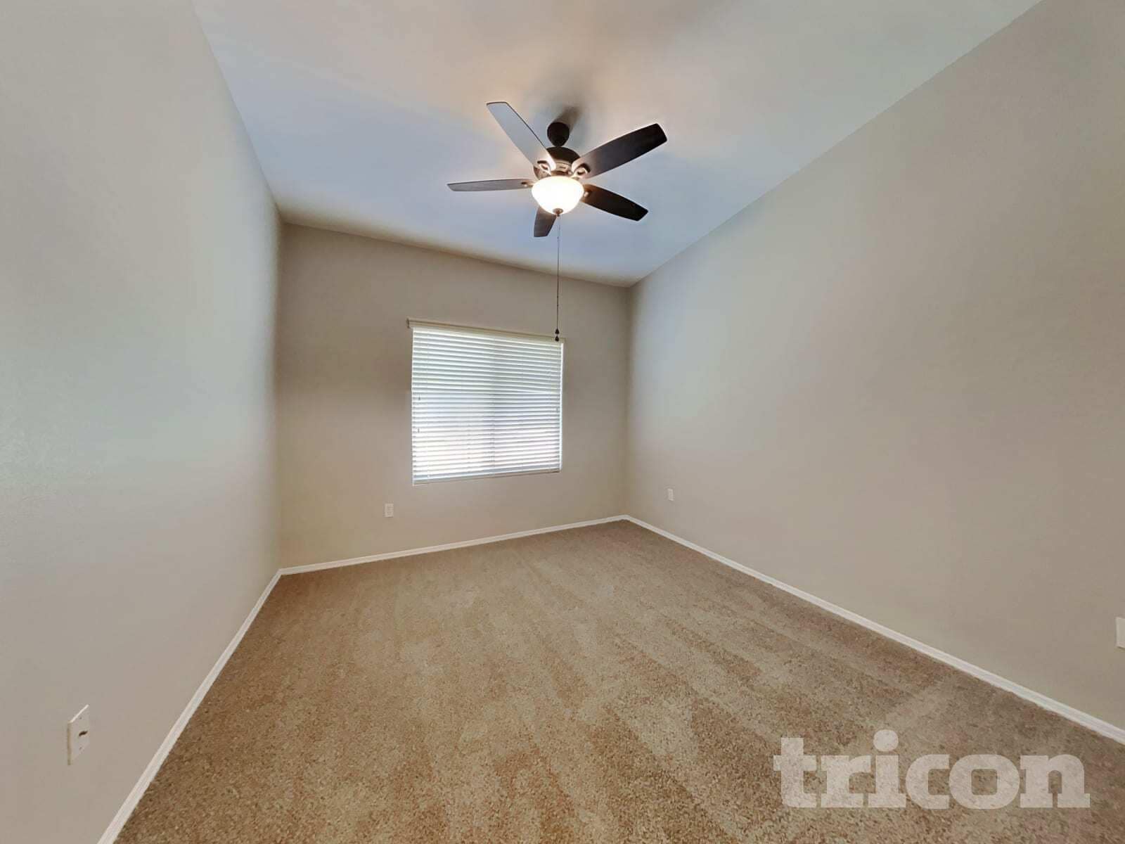 Building Photo - 16825 N 14th St