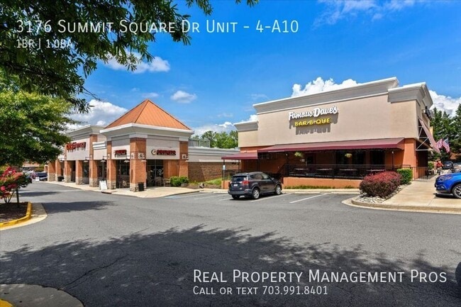 Building Photo - 3176 Summit Square Dr