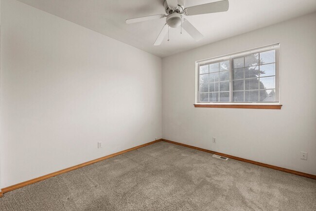 Building Photo - Newly remodel 4 bed 3 bath home in Shoreline