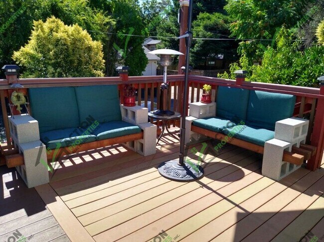 Building Photo - Central Roseville, 1 Bed, 1 Ba, Wall Air, ...