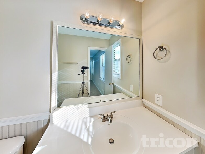 Building Photo - 5040 Sumit Wood Dr NW