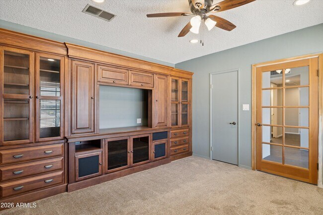Building Photo - 3526 E Sahuaro Dr