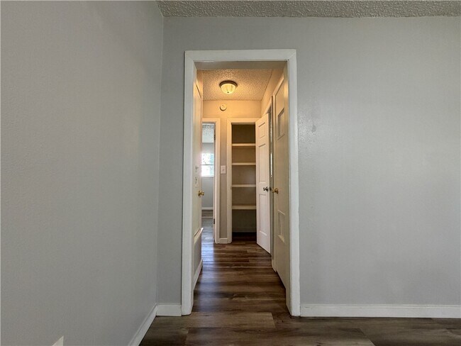 Building Photo - 1309 S Washington Ave