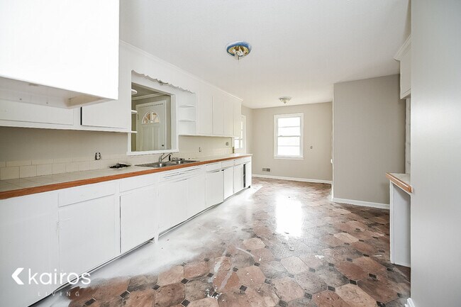 Building Photo - 1703 Morninghill Drive