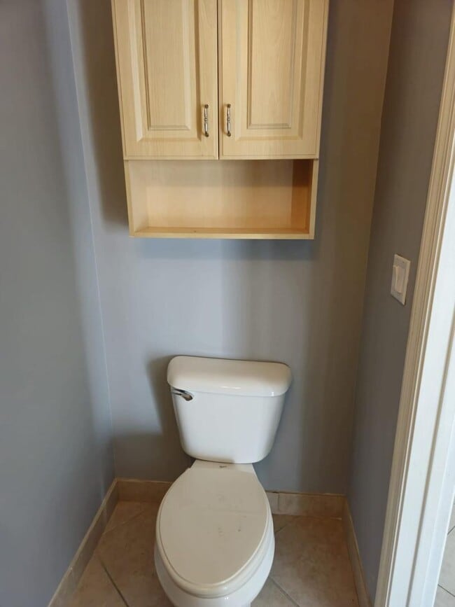 Building Photo - Prime Location & Modern Comfort in Greenacres! 3 Bed 2.5 Bath Townhouse