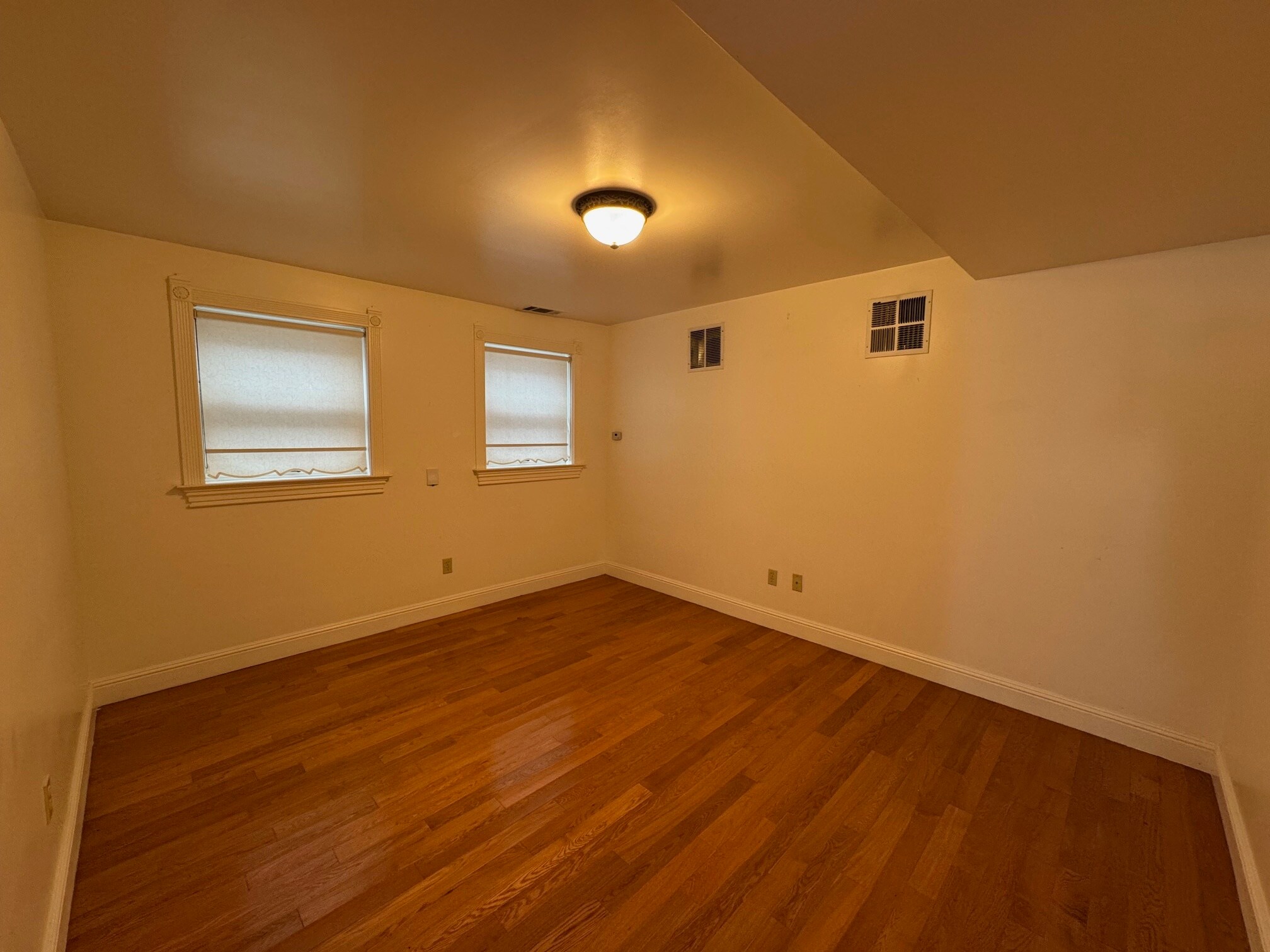 Building Photo - 2112 Santa Clara Ave