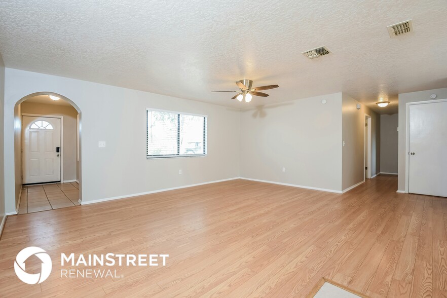 Building Photo - 1320 Arlington Cir