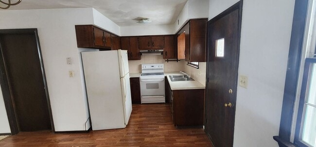 Building Photo - Spacious Townhome in Exeter, PA!