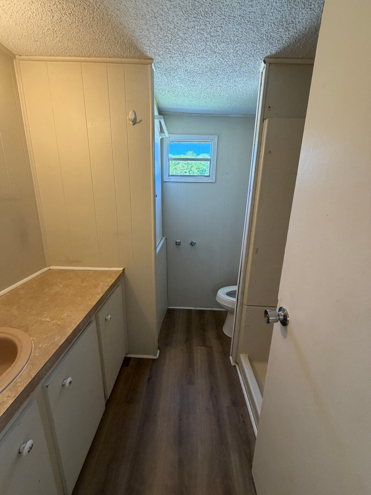 Building Photo - 1001 Elm St